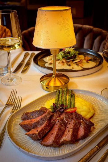 Steak-Gericht im Viora